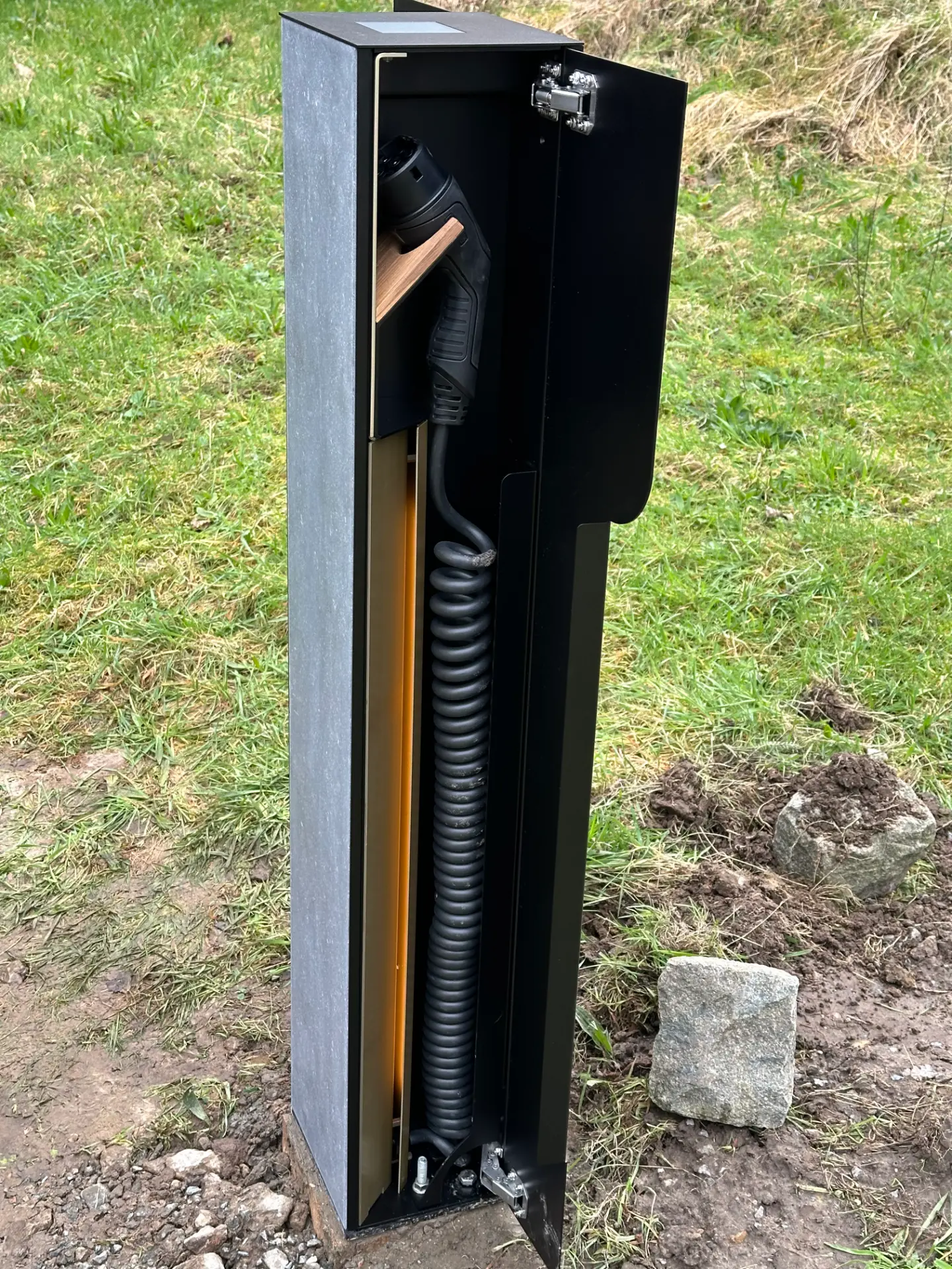 Laadpalen door DYMNO