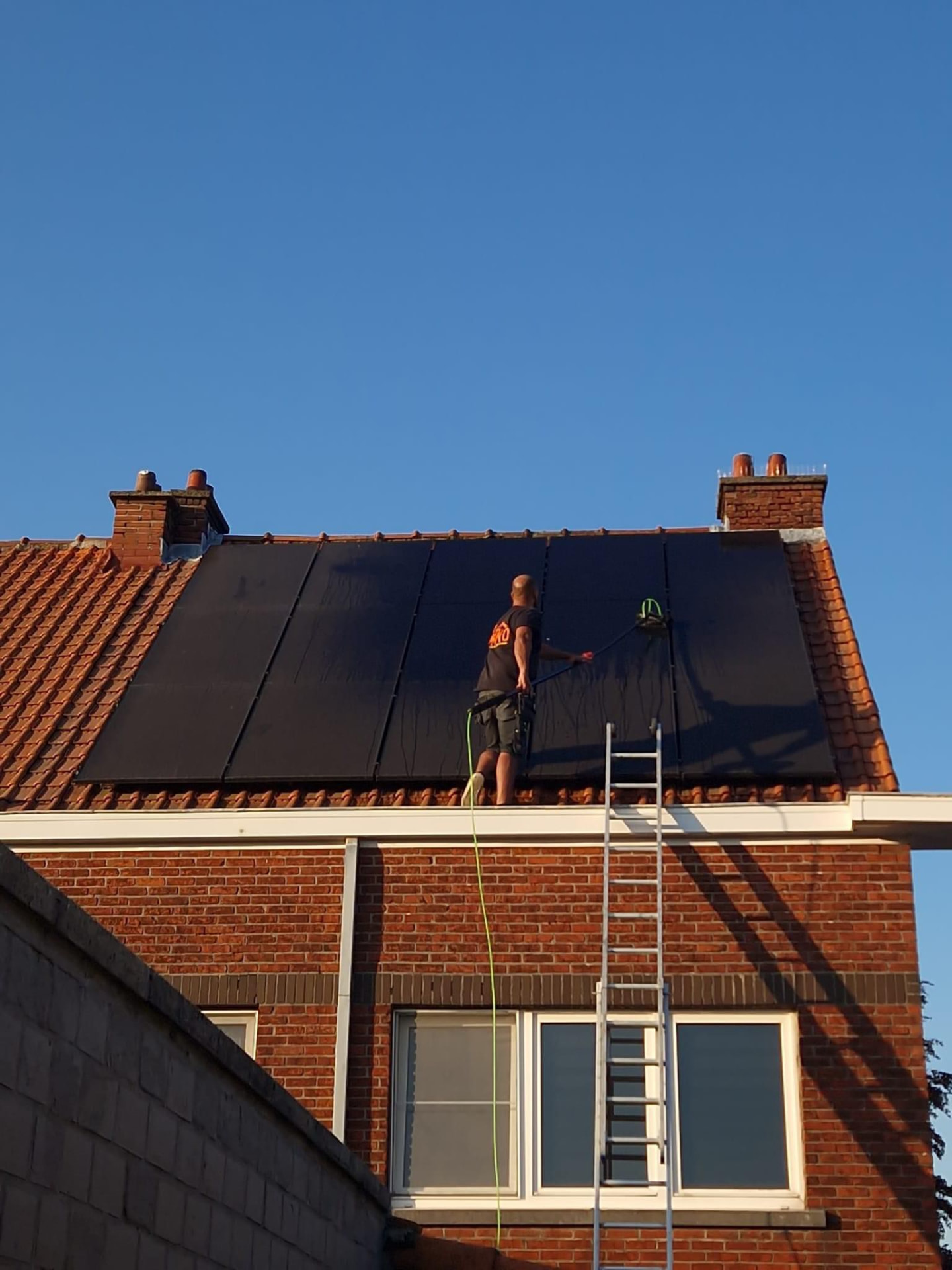 Zonnepanelen door DYMNO