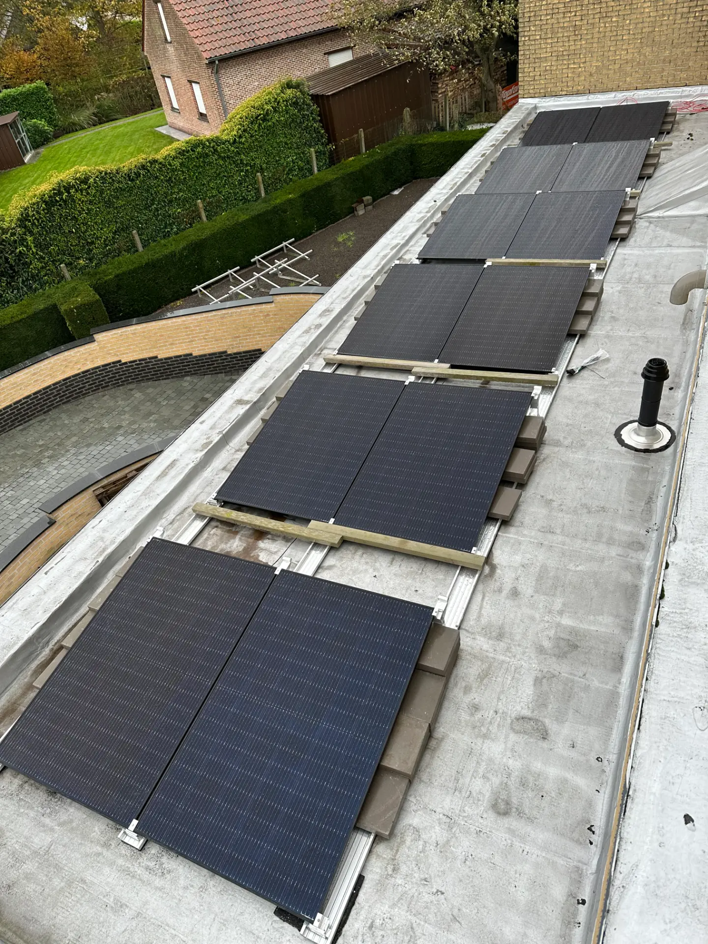 Zonnepanelen door DYMNO