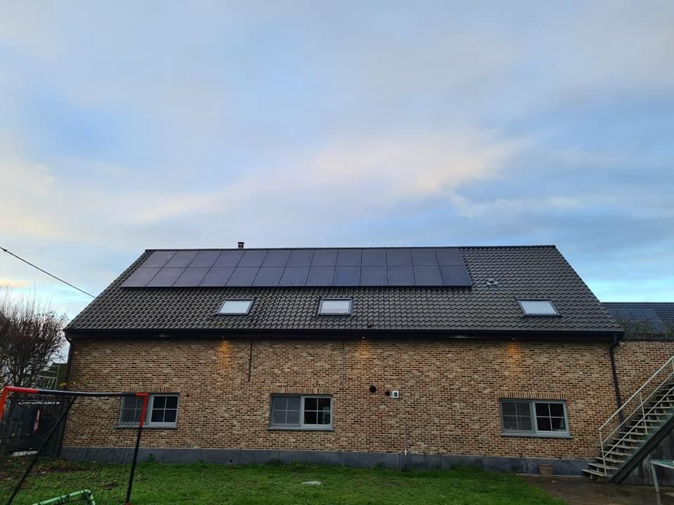 Zonnepanelen door DYMNO