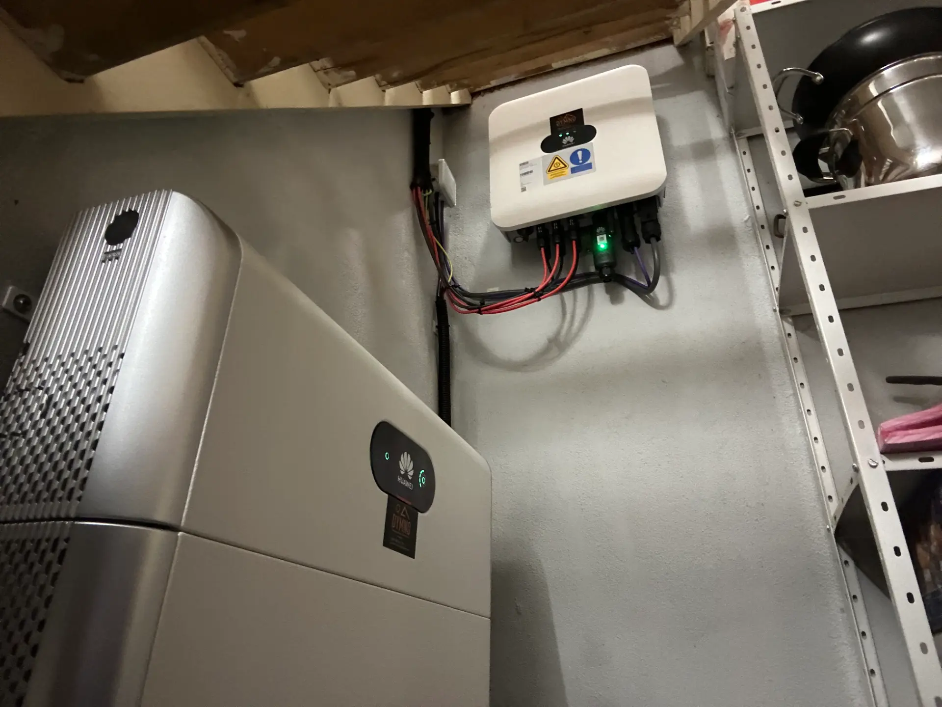 Thuisbatterijen door DYMNO