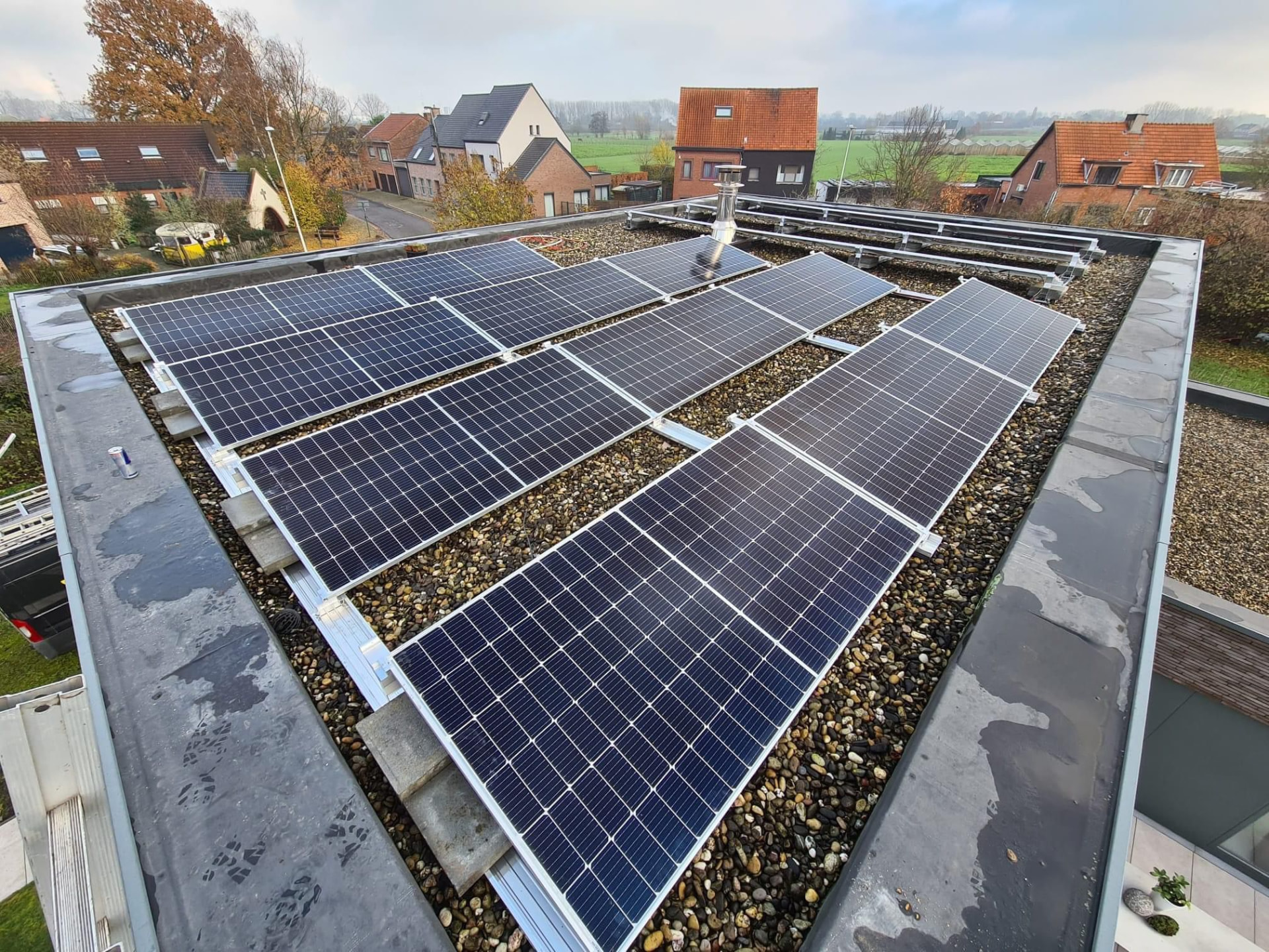 Zonnepanelen door DYMNO