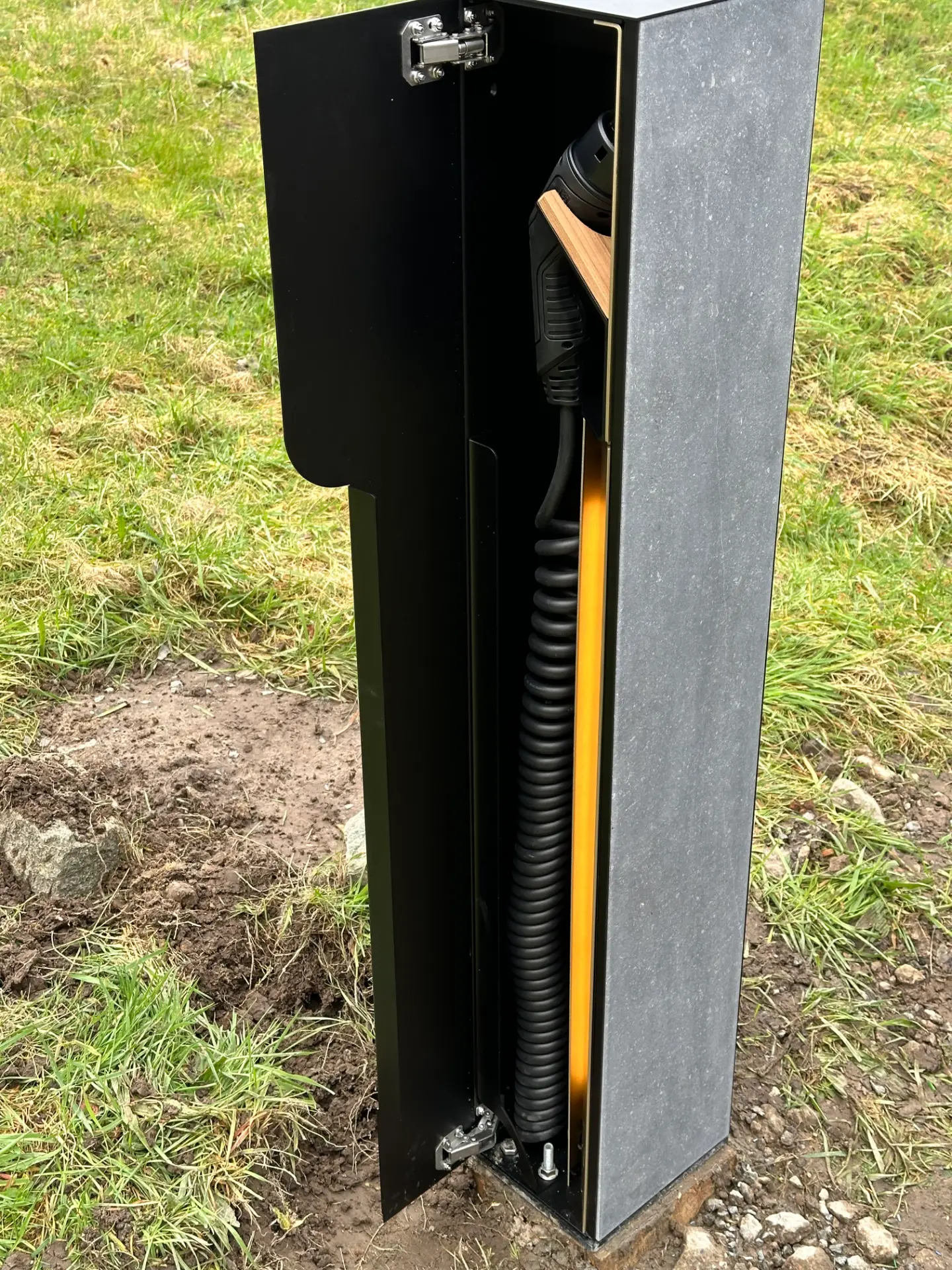 Laadpalen door DYMNO
